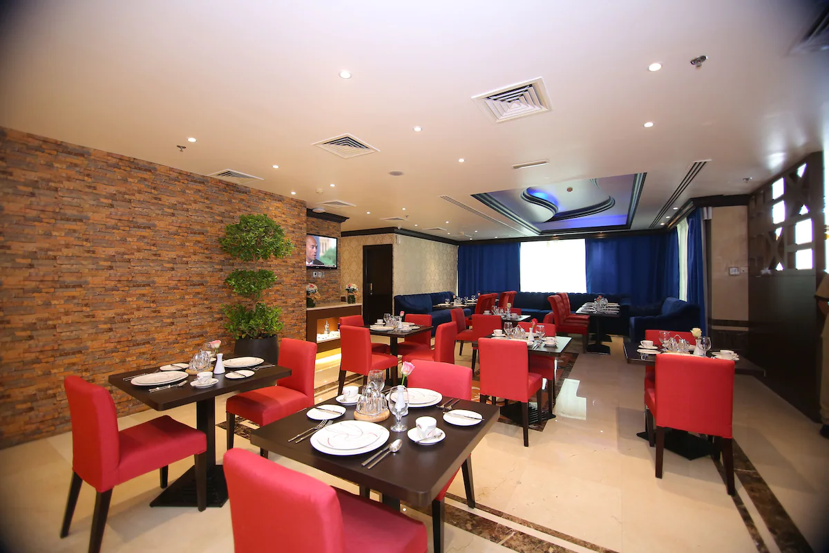 رستوران هتل آپارتمان دریم سیتی